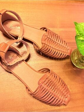 NWT Seychelles Tan Woven Leather Strappy Ankle Sandals Women’s 9.5